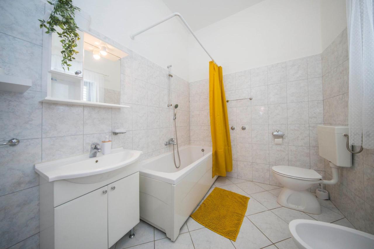 3 Bedroom Apartment Antonio Каштела Екстер'єр фото
